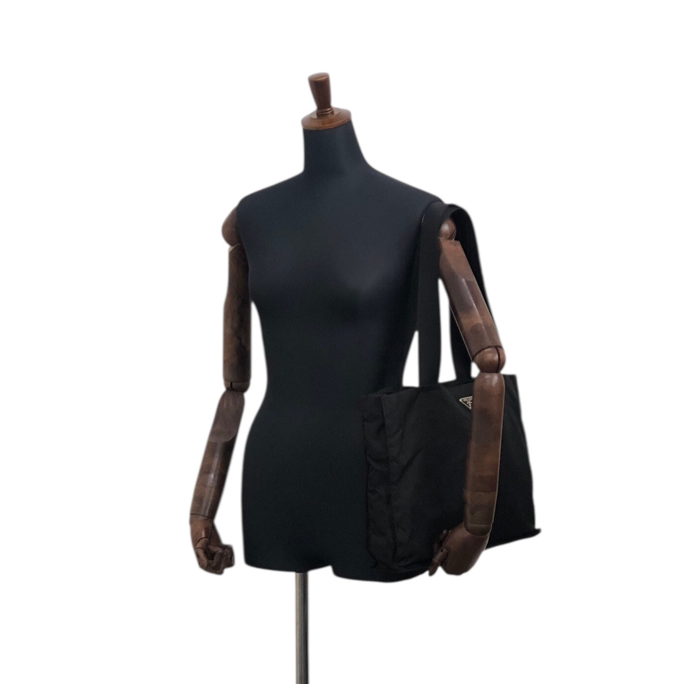 さりげなさ♪◇TRIANGLE LOGO バッグ◇PRADA Prada Black Leather Triangle Logo Crossbody Bag | Yoogi's Closet