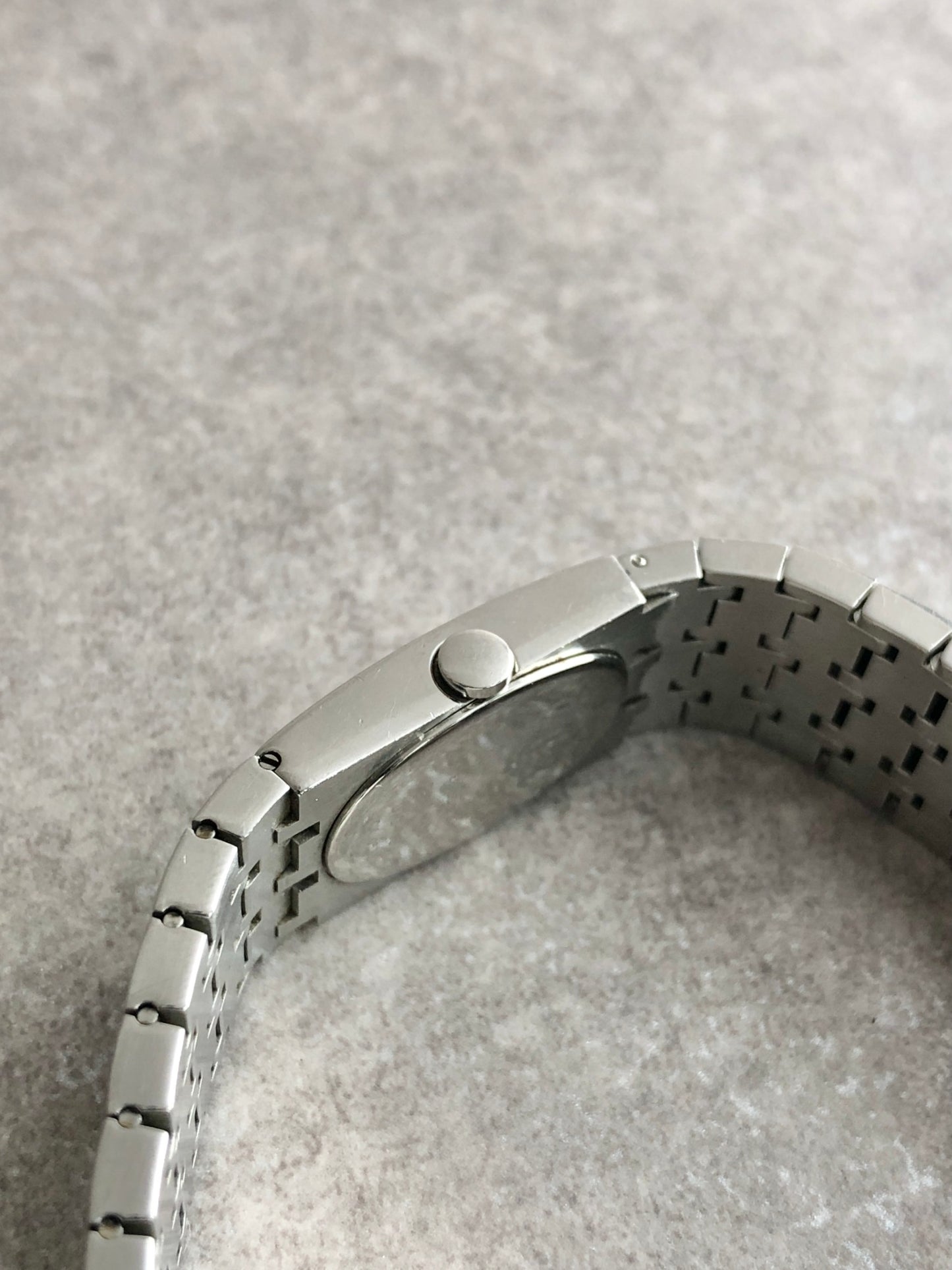 Christian Dior Logo Bangle Quartz Watch Silver D70-100 Vintage jymbmu