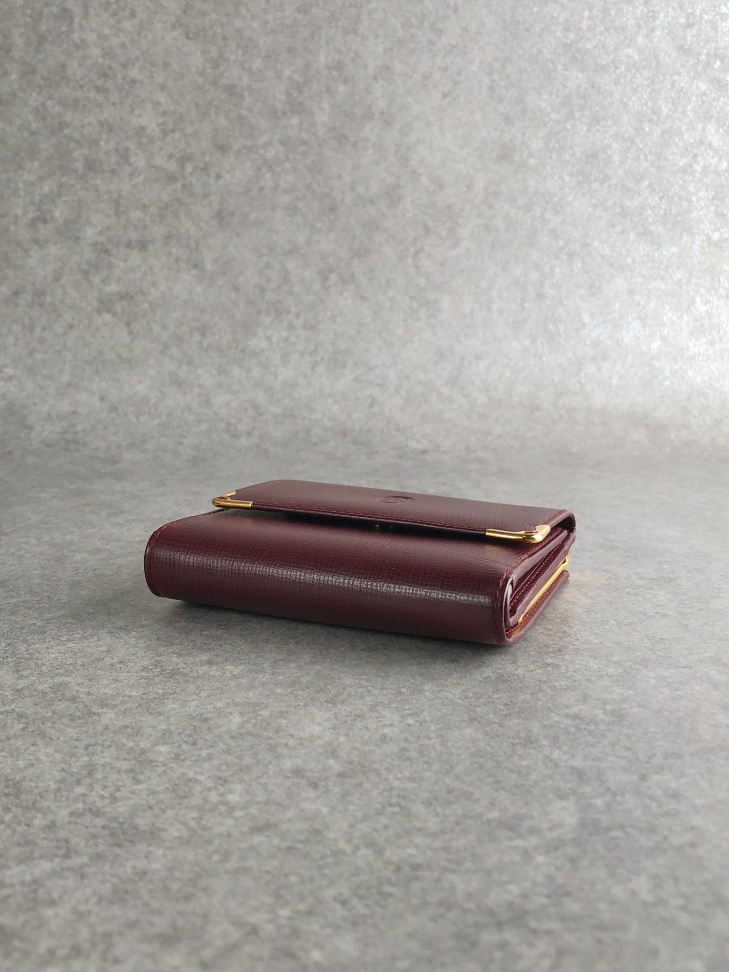 Cartier Logo Embossed Metal Clasp Trifold Wallet Bordeaux Vintage aimae8