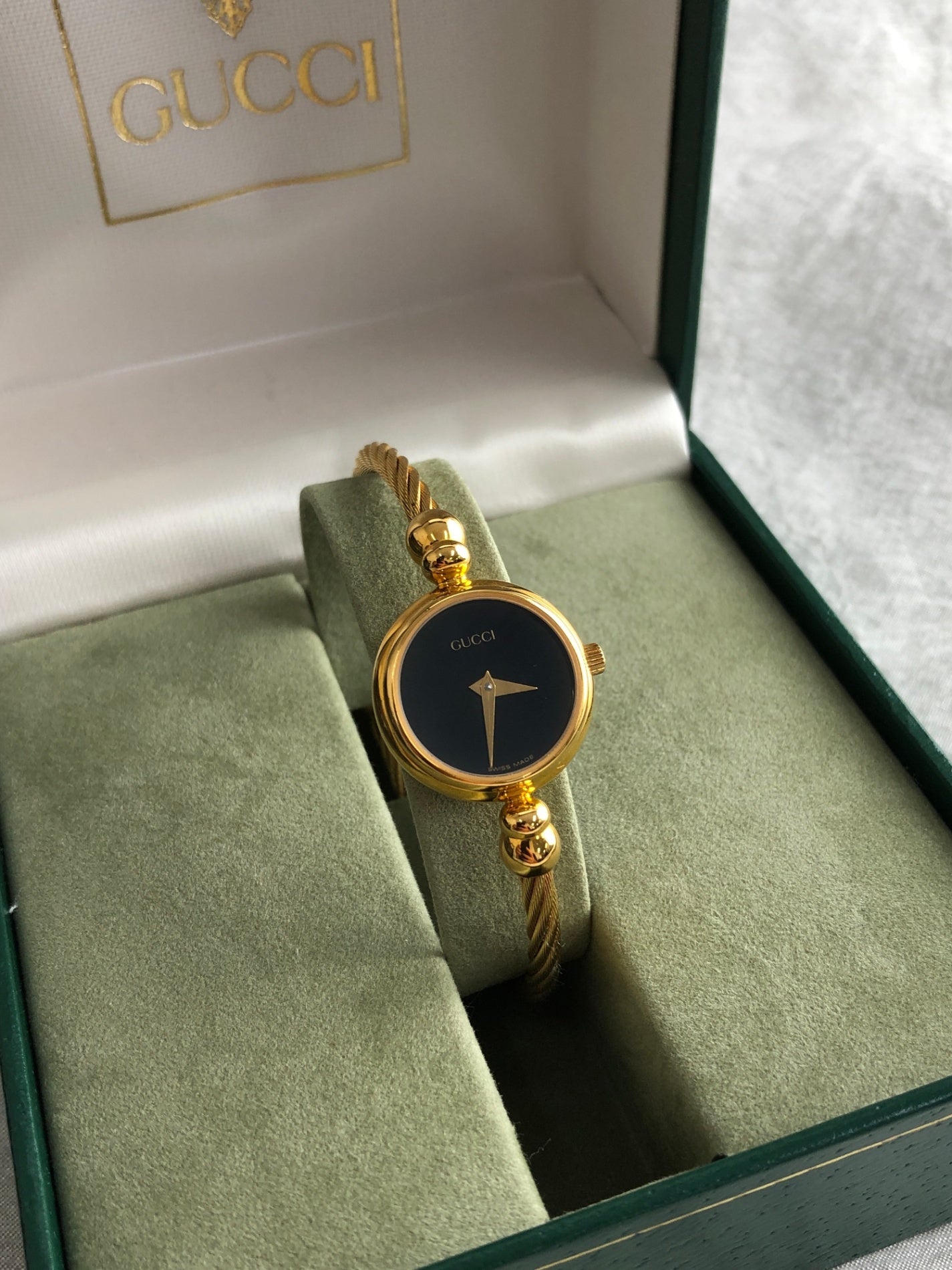 GUCCI Logo Bangle Quartz Watch Gold Vintage bzmjuk