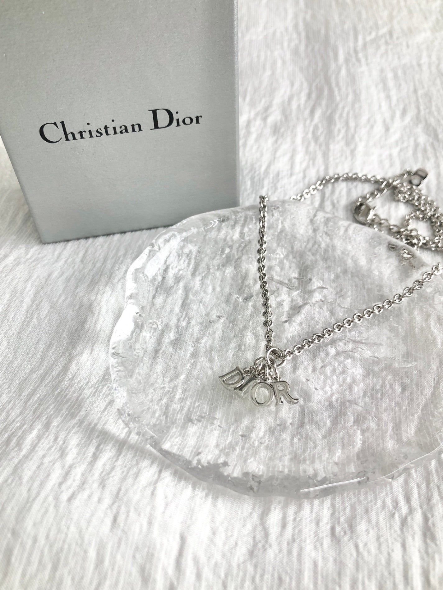 Necklaces – VintageShop solo