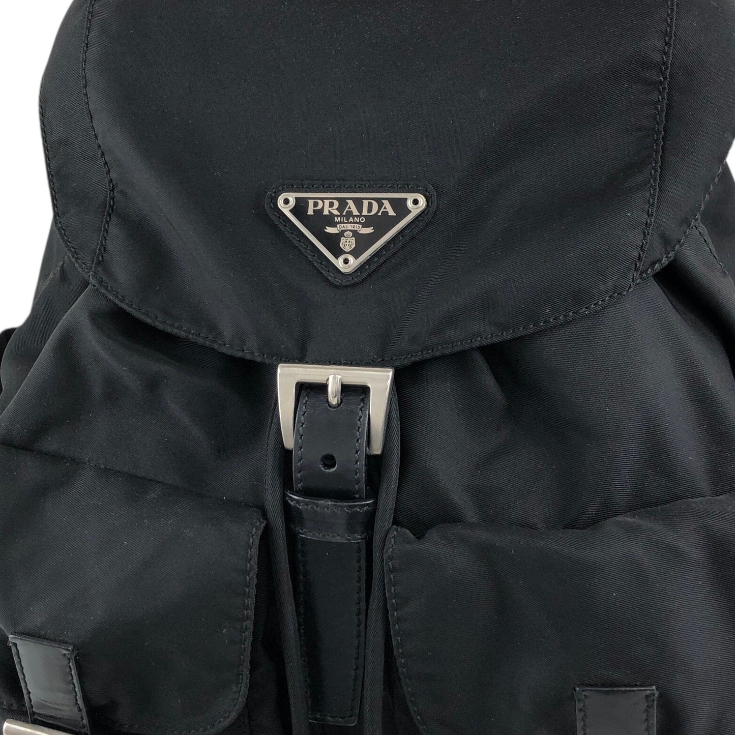 PRADA 三角形標誌雙口袋背包黑色復古 482mjk
