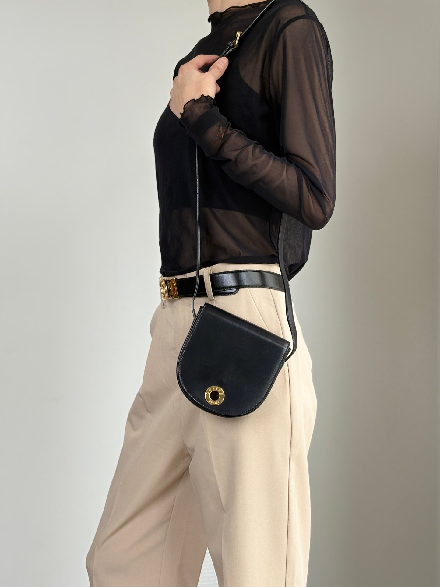 CELINE Circle Logo Small Shoulder bag Black Vintage va5bp4