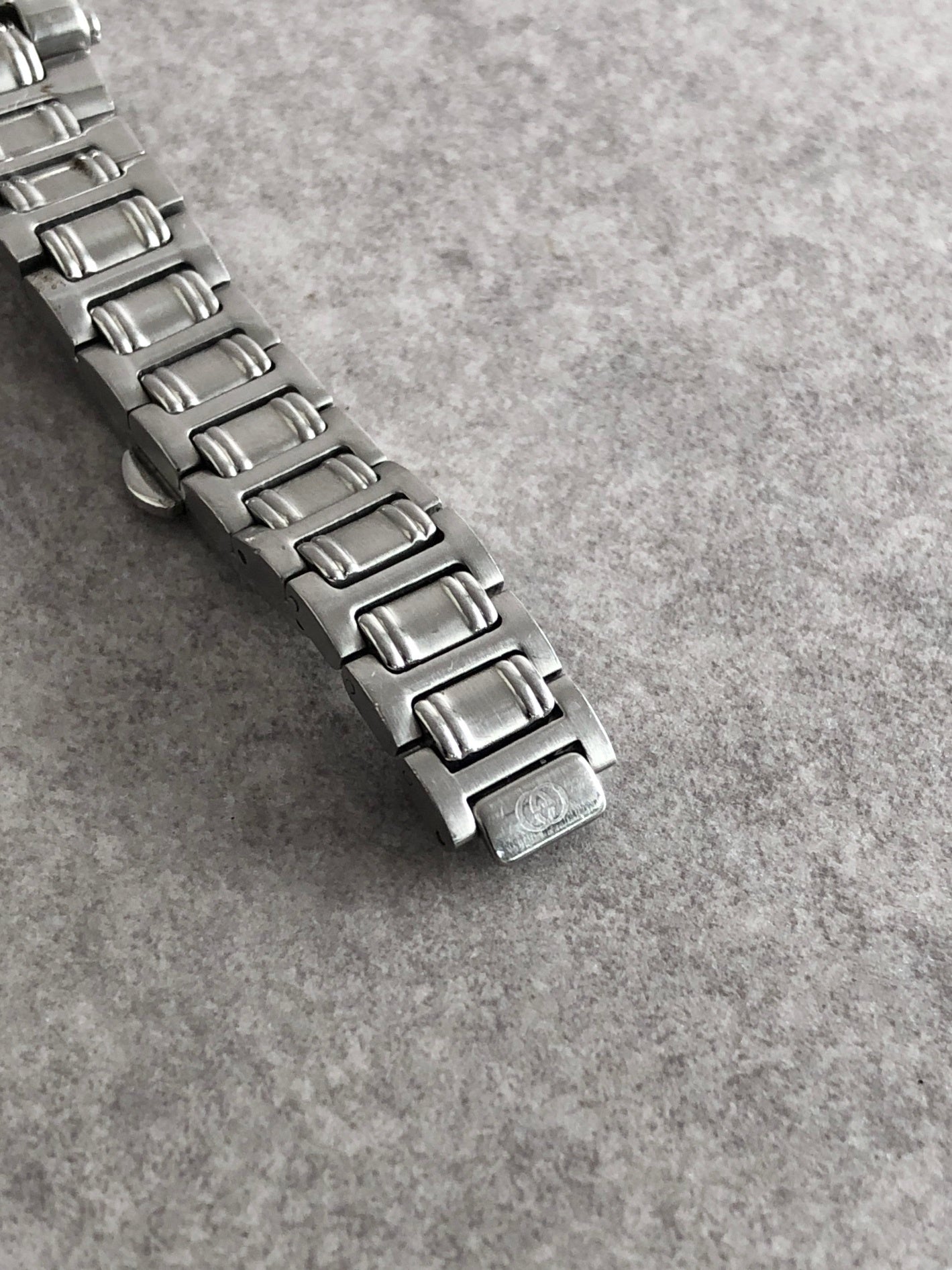 グッチ GUCCI 90年代ヴィンテージ ピルケース SV925 純銀925 GUCCI Logo Quartz Watch Silver 9700L Vintage gxdvy8 – VintageShop solo