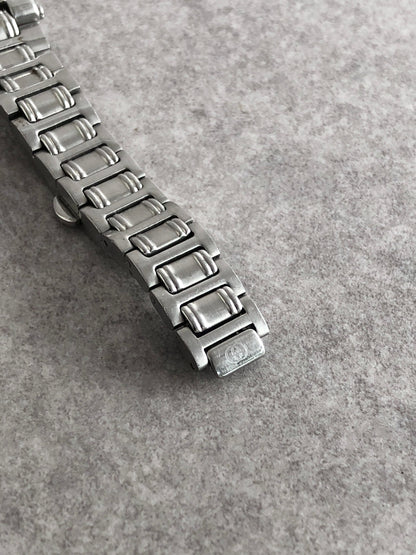 GUCCI Logo Quartz Watch Silver 9700L Vintage gxdvy8