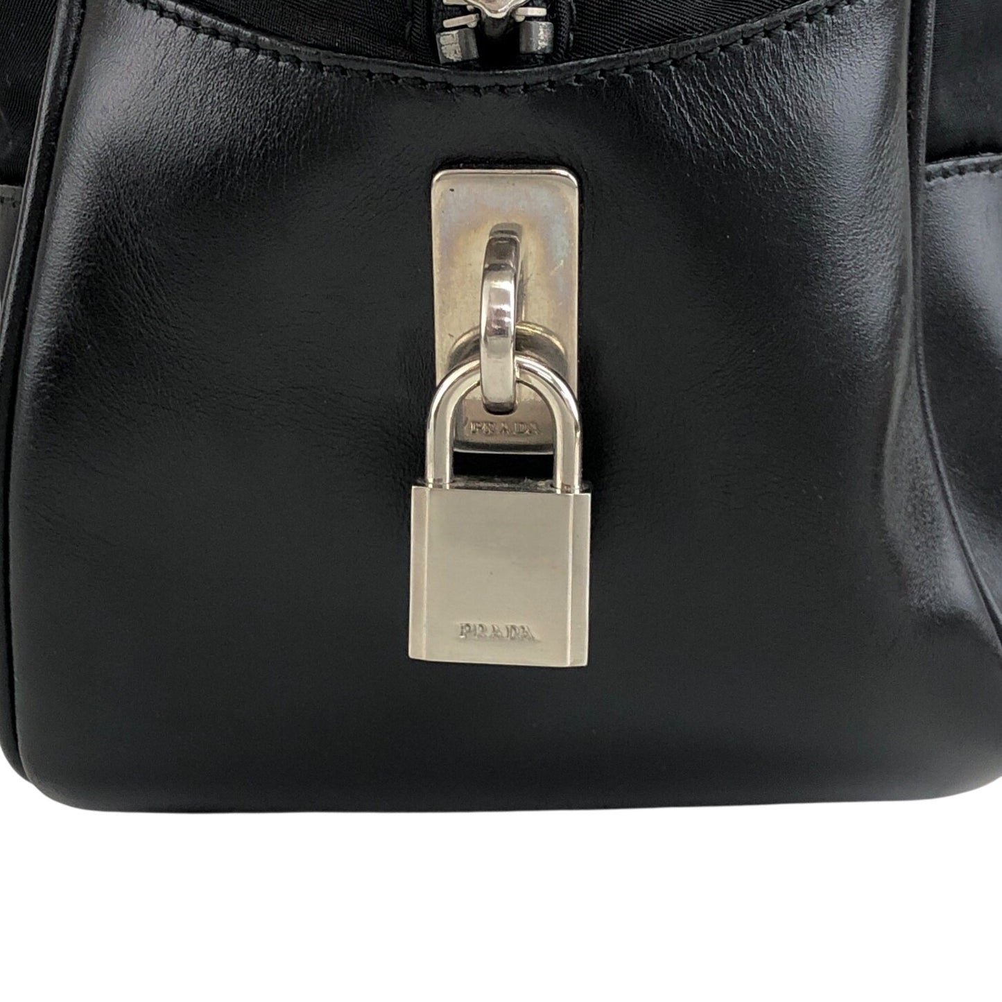 PRADA 三角形標誌小號波士頓包手提包黑色復古 djrwbv