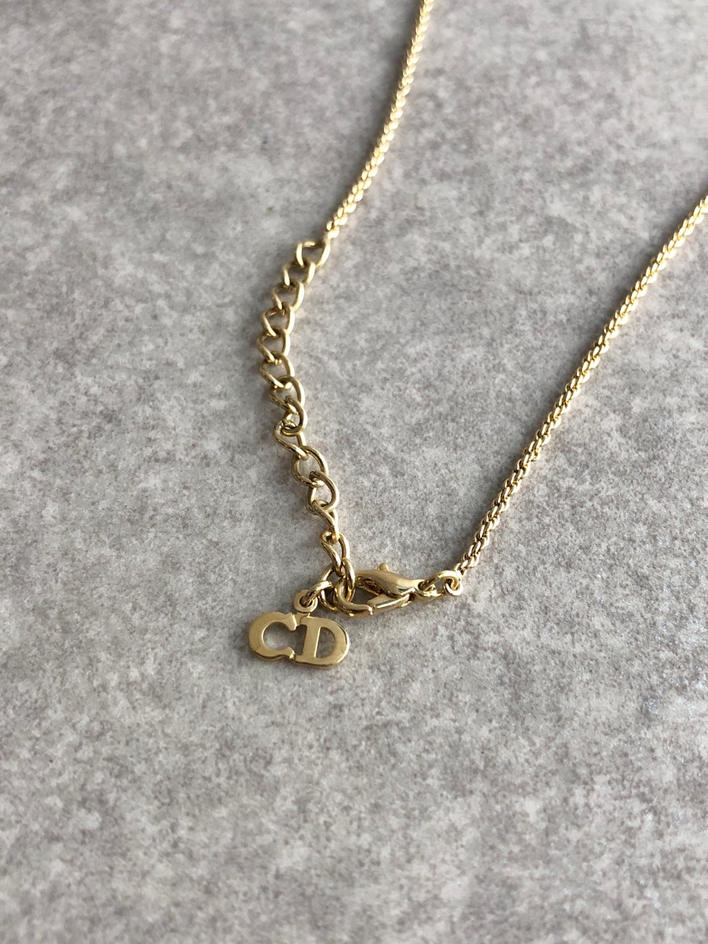 Christian Dior CD Logo Necklace Gold Vintage vhi2zs