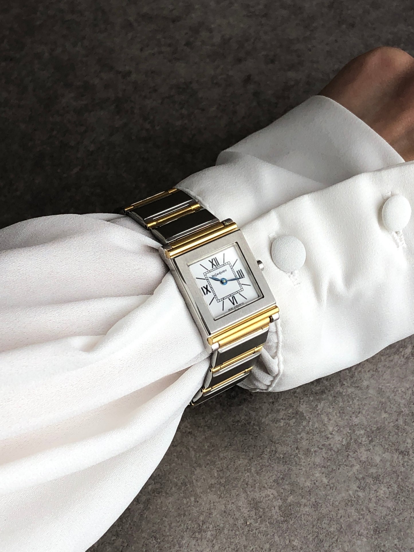 Yves Saint Laurent Quartz Watch Silver Vintage 4625-E68621 TA b22nty