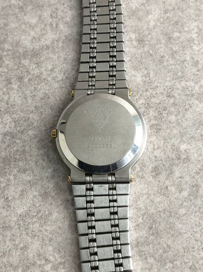 GUCCI Logo Quartz Watch Silver×Gold 9000M Vintage cevwsn