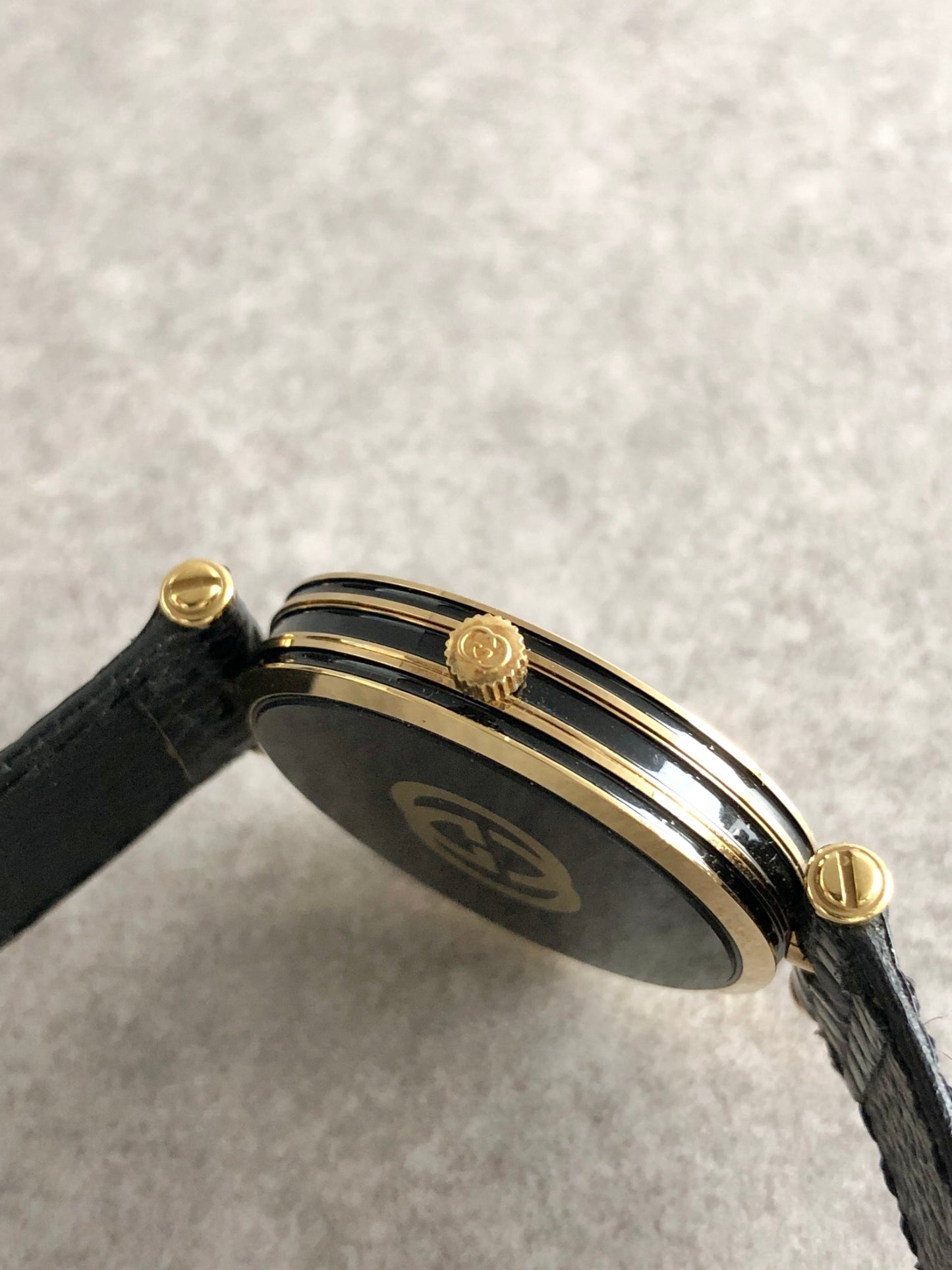 GUCCI Logo Watch Gold×Black Vintage 5nk33w