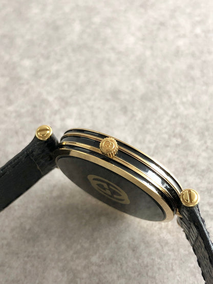 GUCCI Logo Watch Gold×Black Vintage 5nk33w
