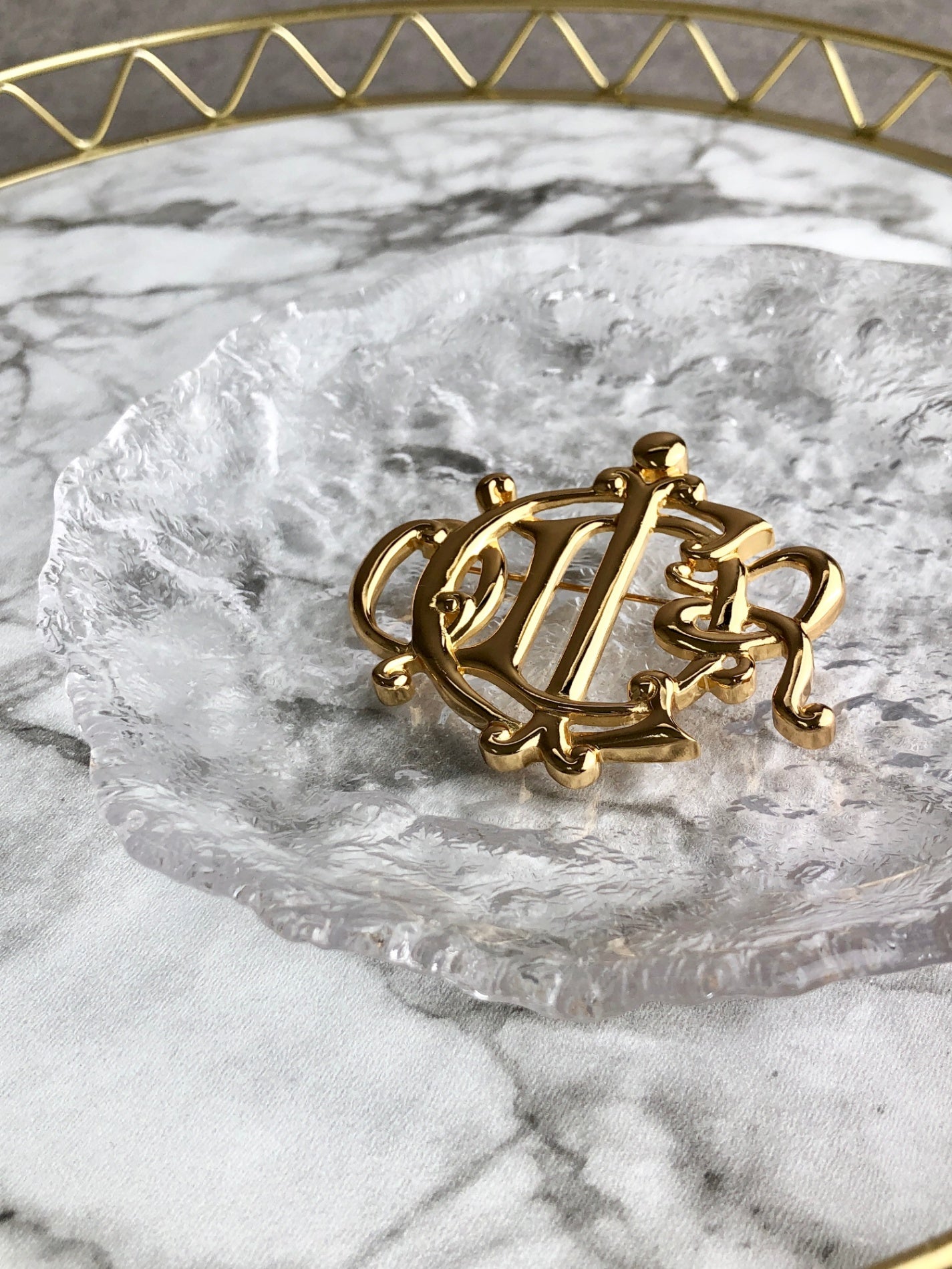 Christian Dior Emblem Brooch Gold Vintage yfeydk