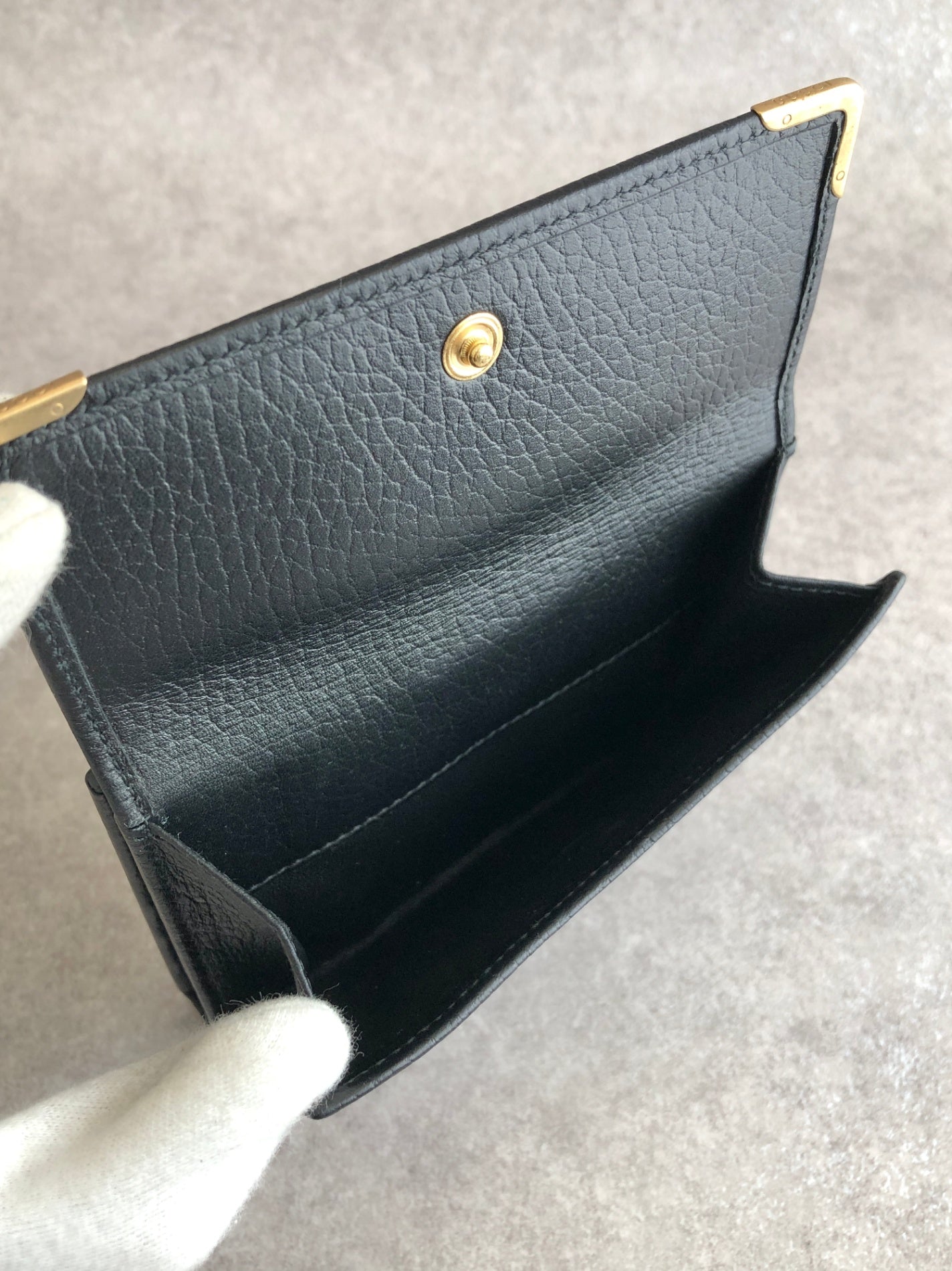 GUCCI Logo Embossed Folded Wallet Black Vintage cbzwwy