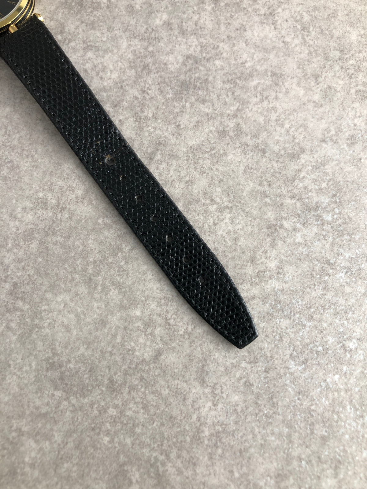 GUCCI Logo Quartz Watch Black Vintage b2b3v5