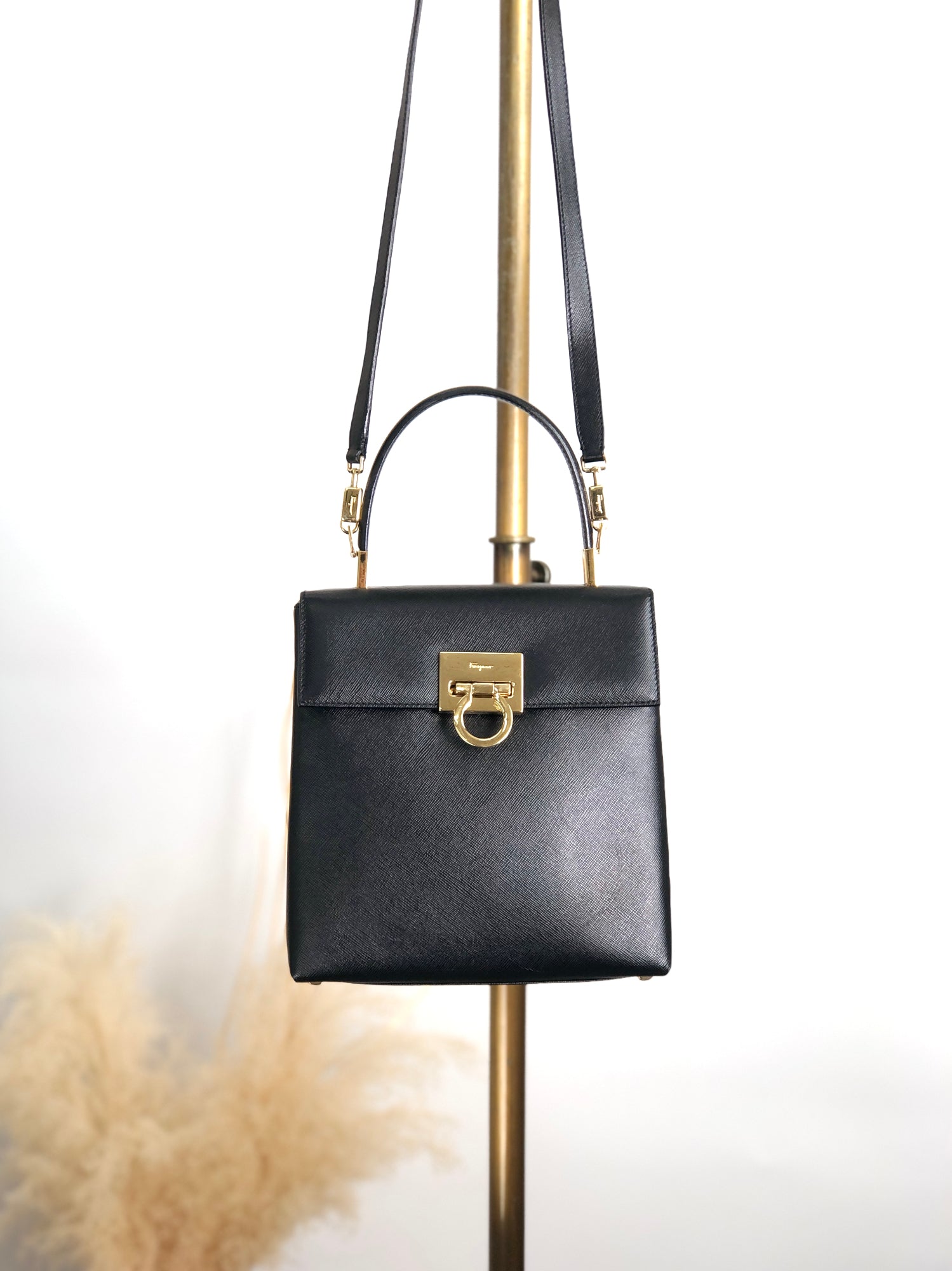 Vintage Salvatore Ferragamo | VintageShop solo