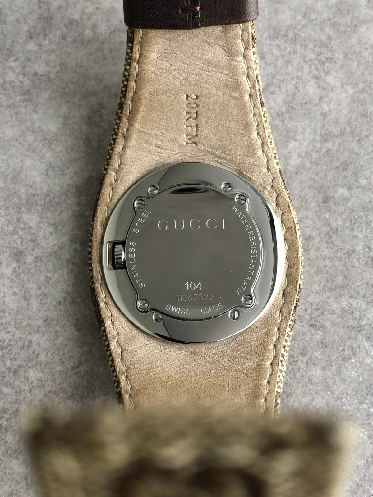 GUCCI GG Canvas Logo Quartz Watch Brown Vintage nehfxw