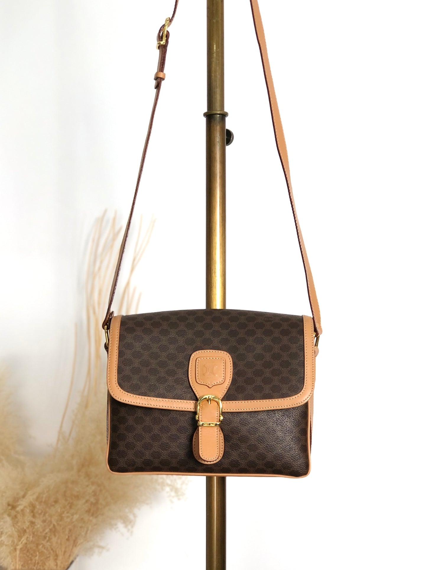 CELINE Macadam Blason Front Buckle Shoulder bag Brown Vintage zfp76j