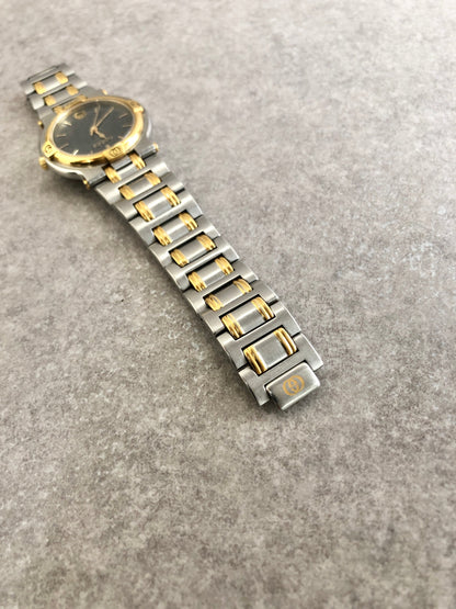 GUCCI Logo Watch Silver×Gold 9000M Vintage wa3rva