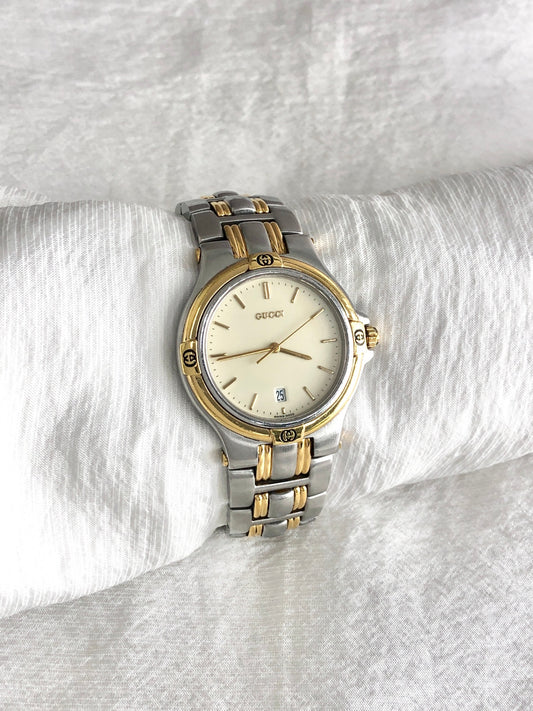 GUCCI Logo Quartz Watch Silver×Gold 9040G Vintage 3vx6v4