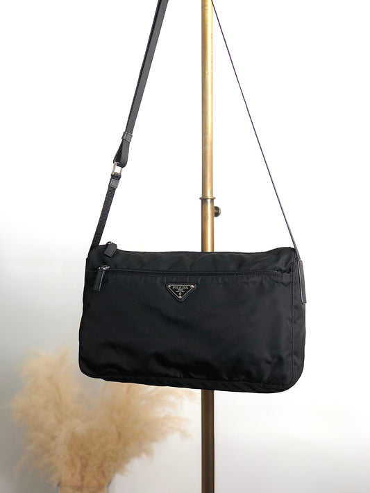 PRADA Triangle Logo Shoulder bag Black Vintage ik68if