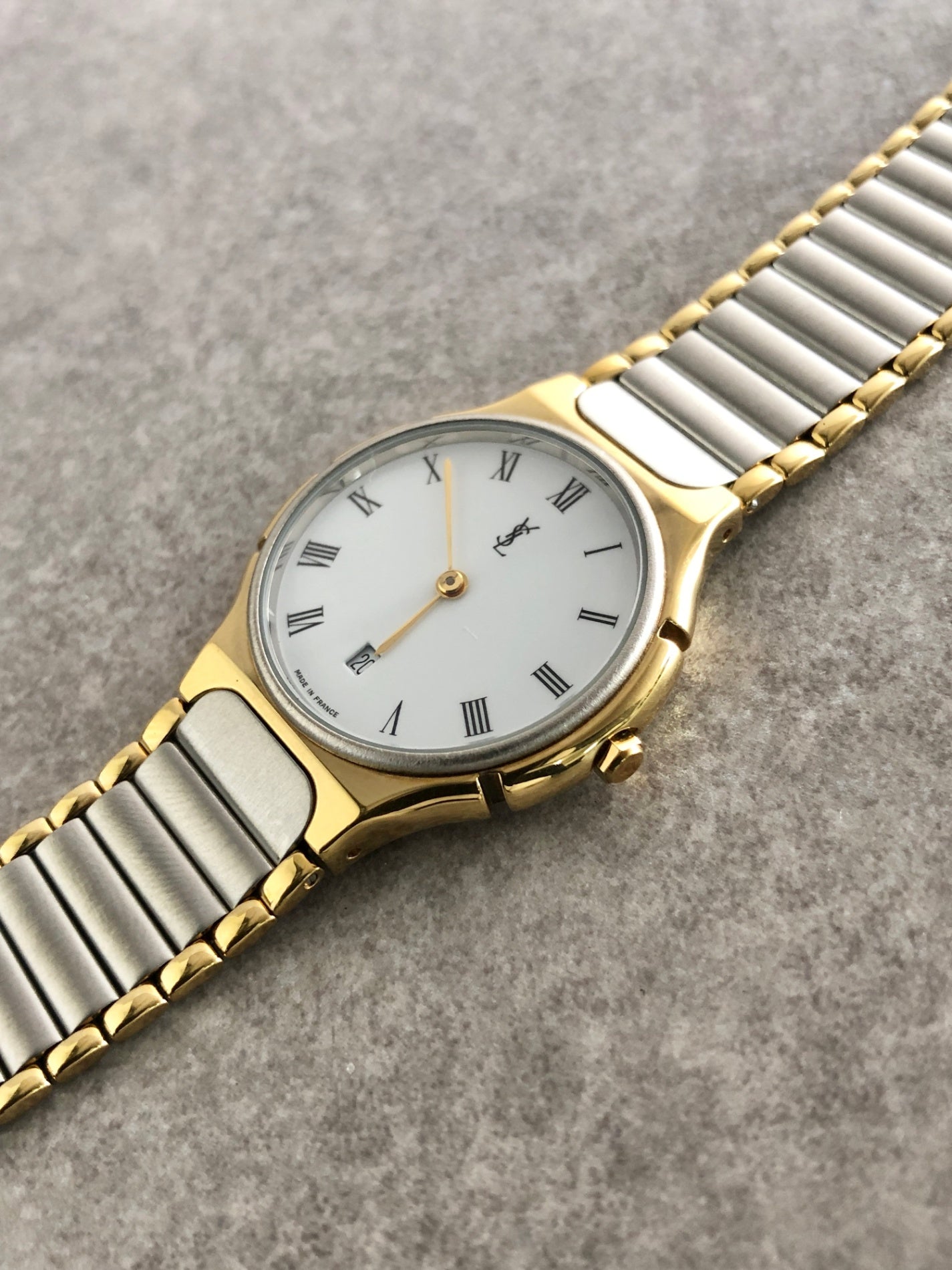 Yves Saint Laurent YSL Logo Quartz Watch 5920-H15441 Vintage 64v38n