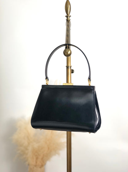 GUCCI Metal Clasp Handbag Navy Vintage 7taztf
