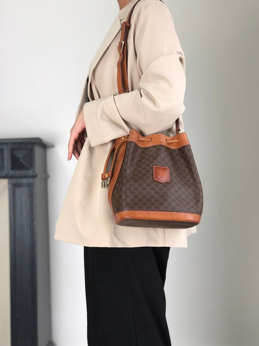 CELINE Macadam Blason Drawstring Shoulder bag Brown Vintage 7kmwfd