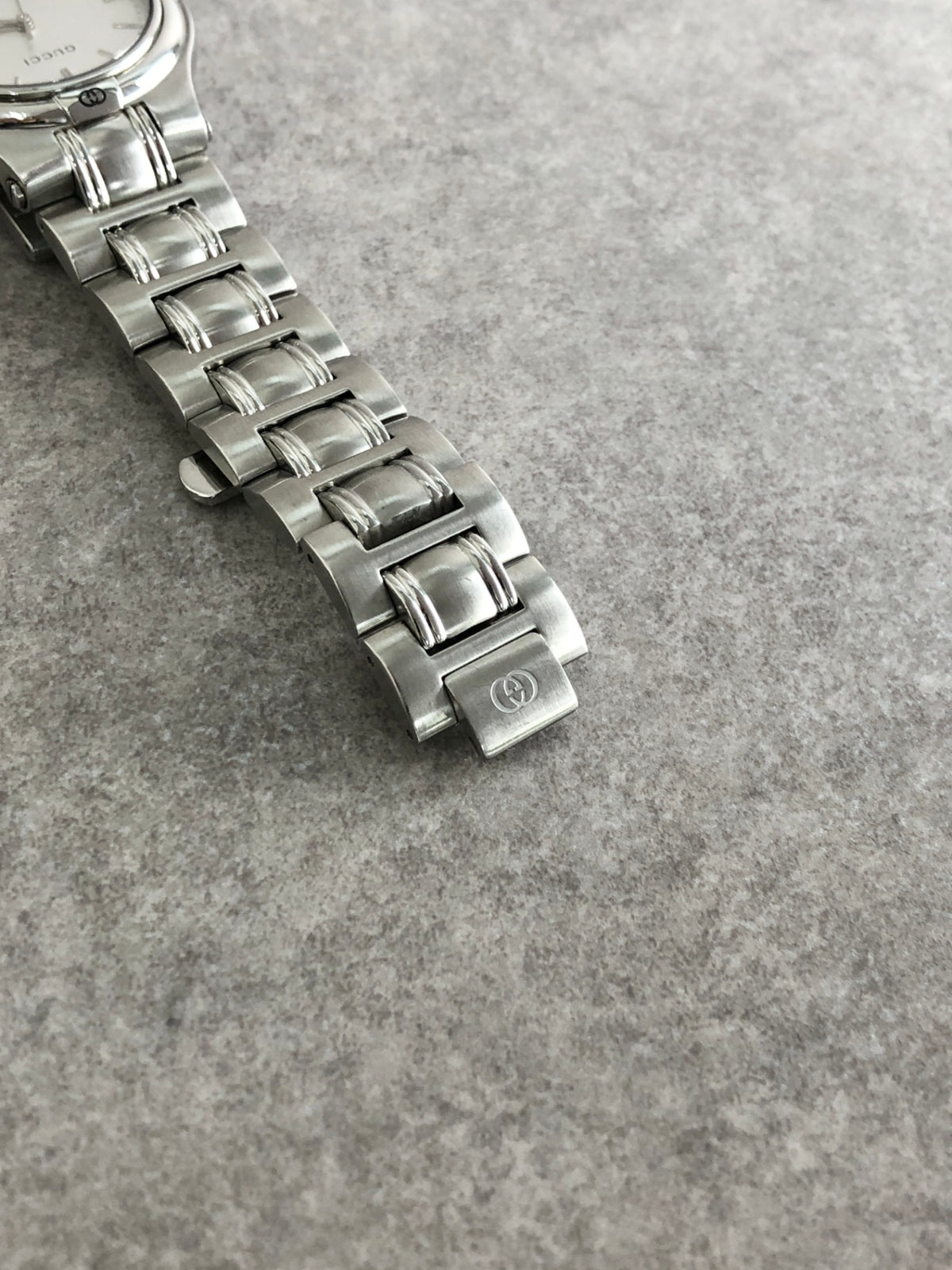 GUCCI Logo Quartz Watch Silver 9040M Vintage 5jb7um