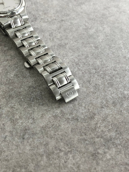 GUCCI Logo Quartz Watch Silver 9040M Vintage 5jb7um