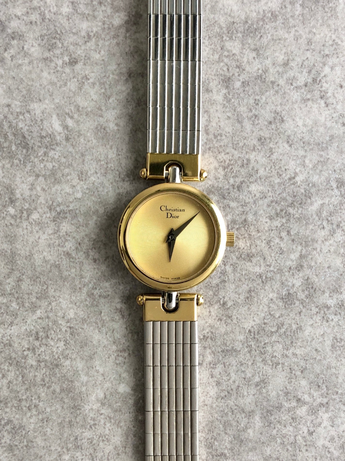 Christian Dior 3025 ゴールド x シルバー Christian Dior Logo Quartz Watch Silver×Gold 3025 Vintage xexzcz