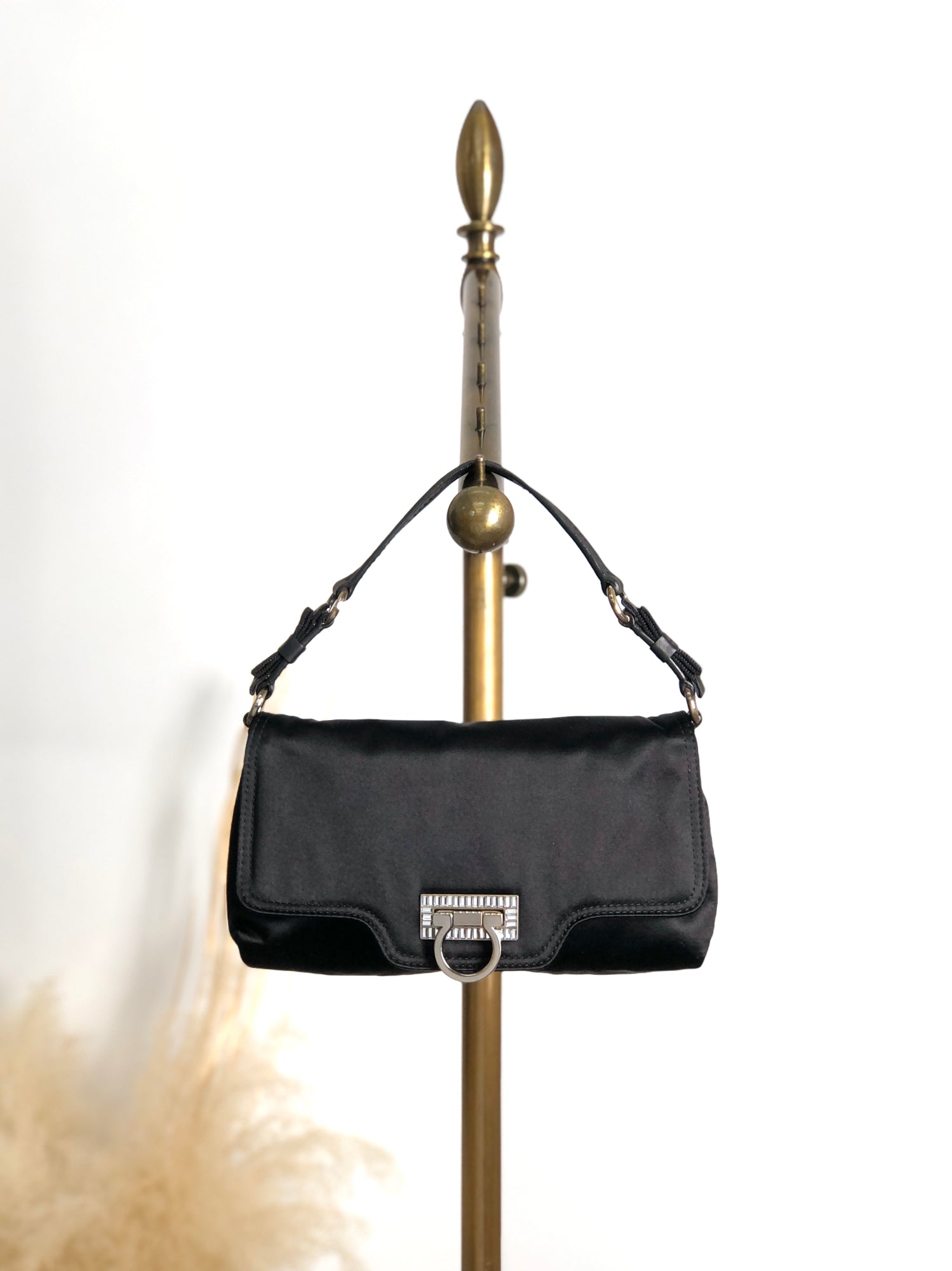 Vintage Salvatore Ferragamo | VintageShop solo