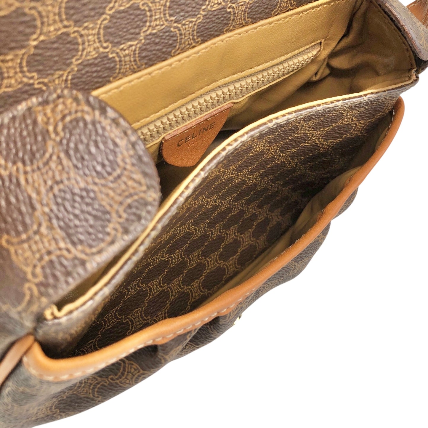 CELINE Macadam Blason Front Buckle Shoulder bag Brown Vintage 8vwf72