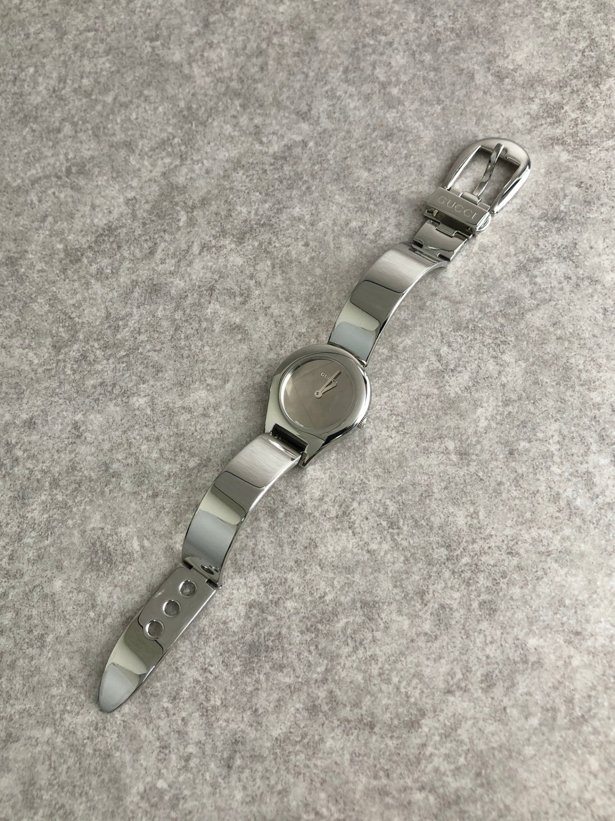 GUCCI Logo Quartz Watch Silver 6700L Vintage ypagh4