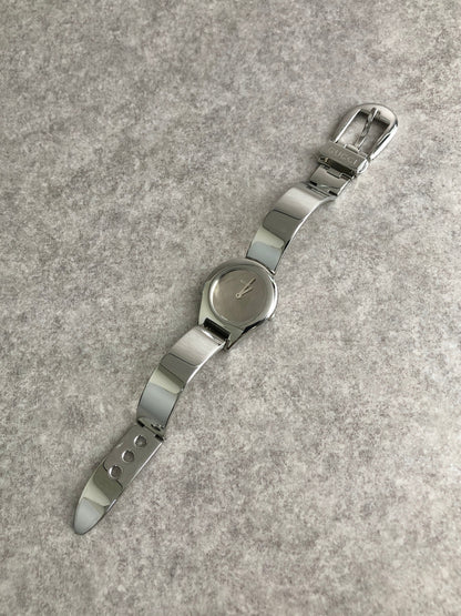 GUCCI Logo Quartz Watch Silver 6700L Vintage ypagh4