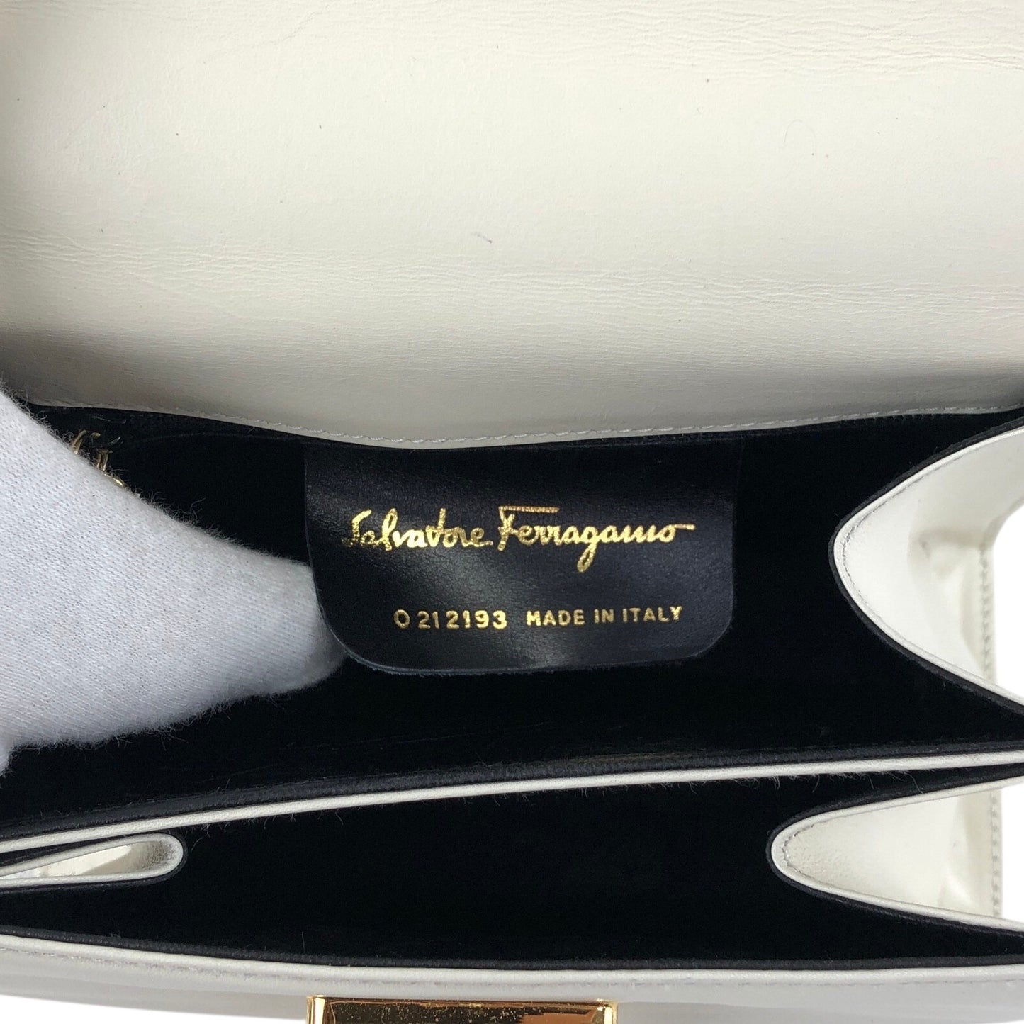 Salvatore Ferragamo Gancini Two-way Handbag Shoulder bag White Vintage d37hra