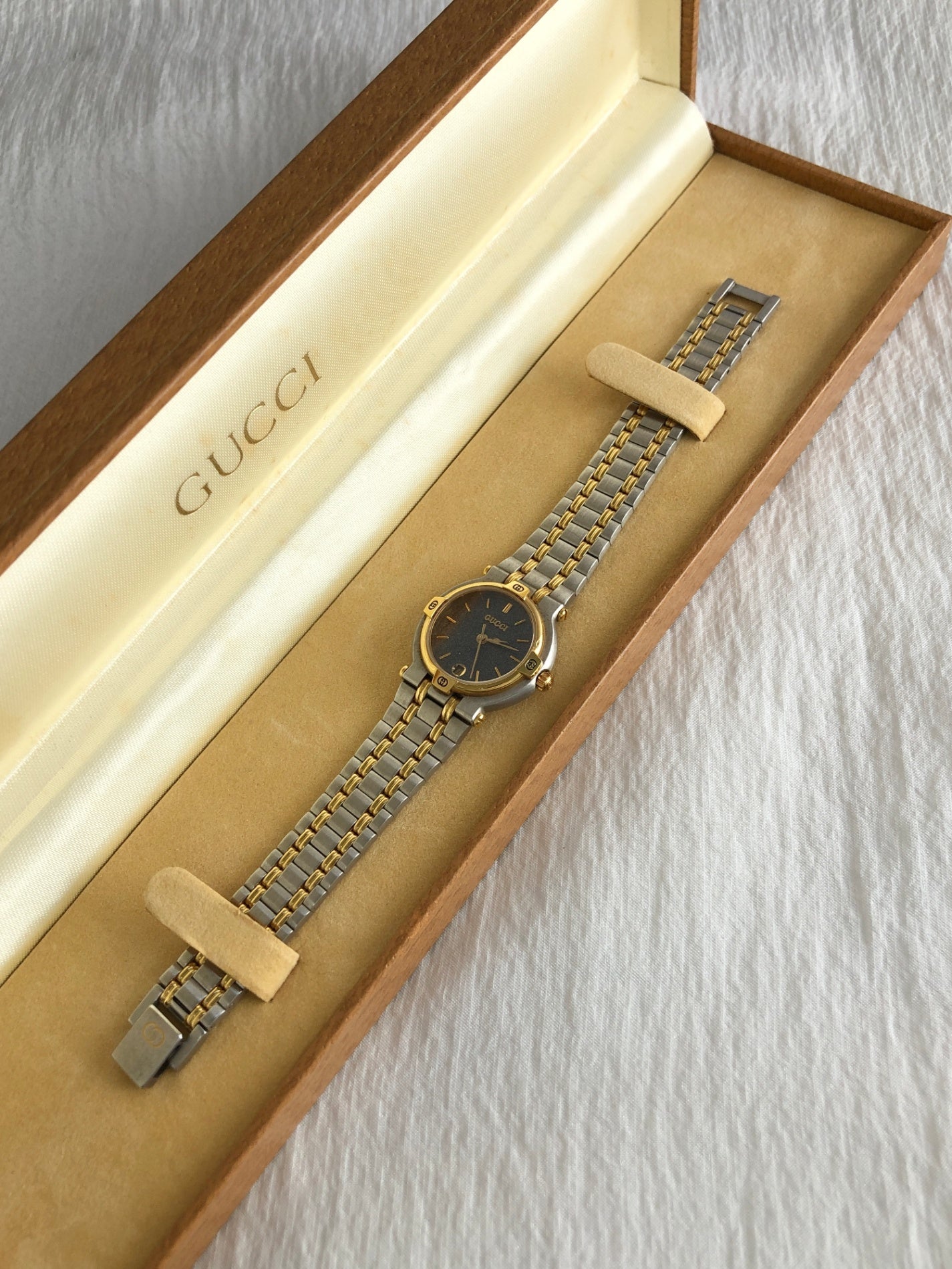 GUCCI Logo Quartz Watch Silver×Gold 9000L Vintage nv7cwc
