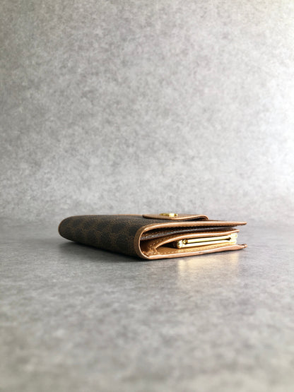 CELINE Macadam Blason Metal Clasp Folded Wallet Brown Vintage vsfyif