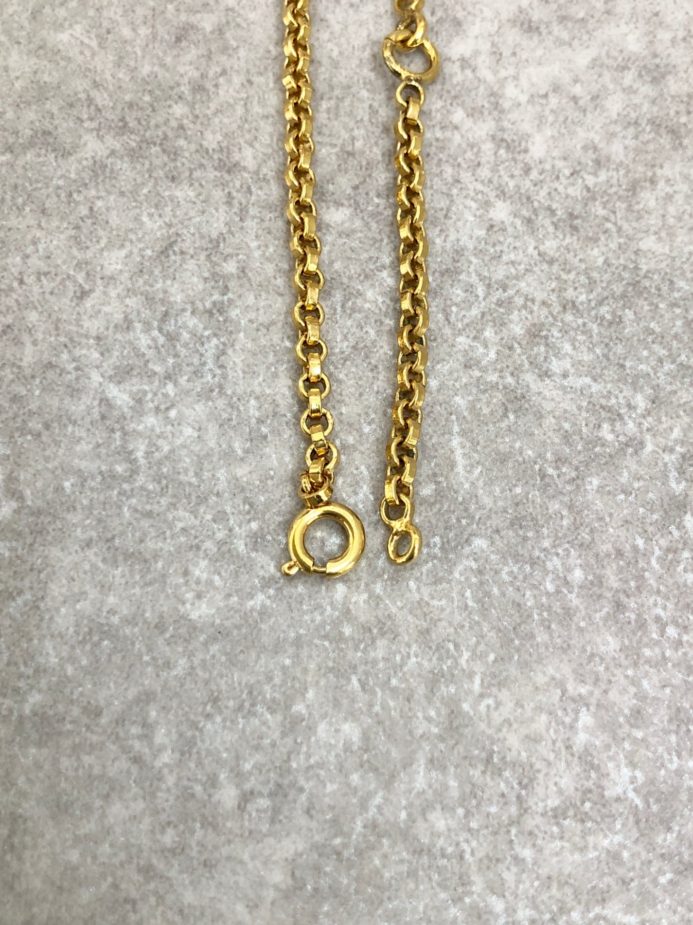 CELINE Blason Twist Necklace Gold Vintage fv36vi