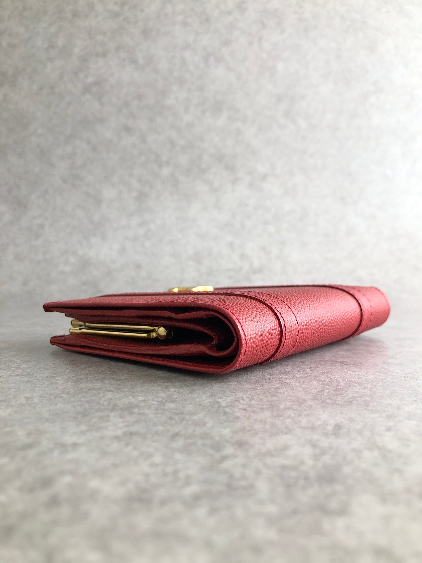CELINE Triomphe 金屬扣折疊錢包 紅色復古 ab46v7