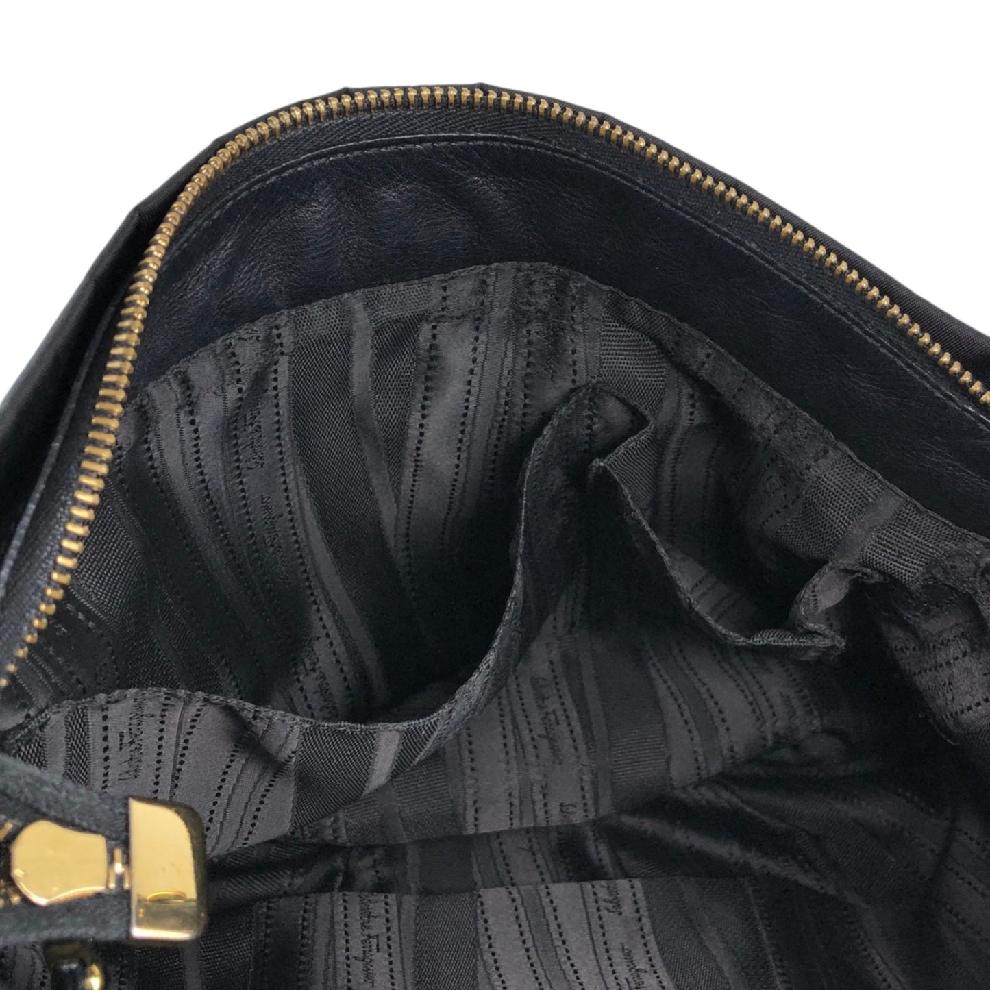 Salvatore Ferragamo Ribbon Shoulder bag Black Vintage n4v8km