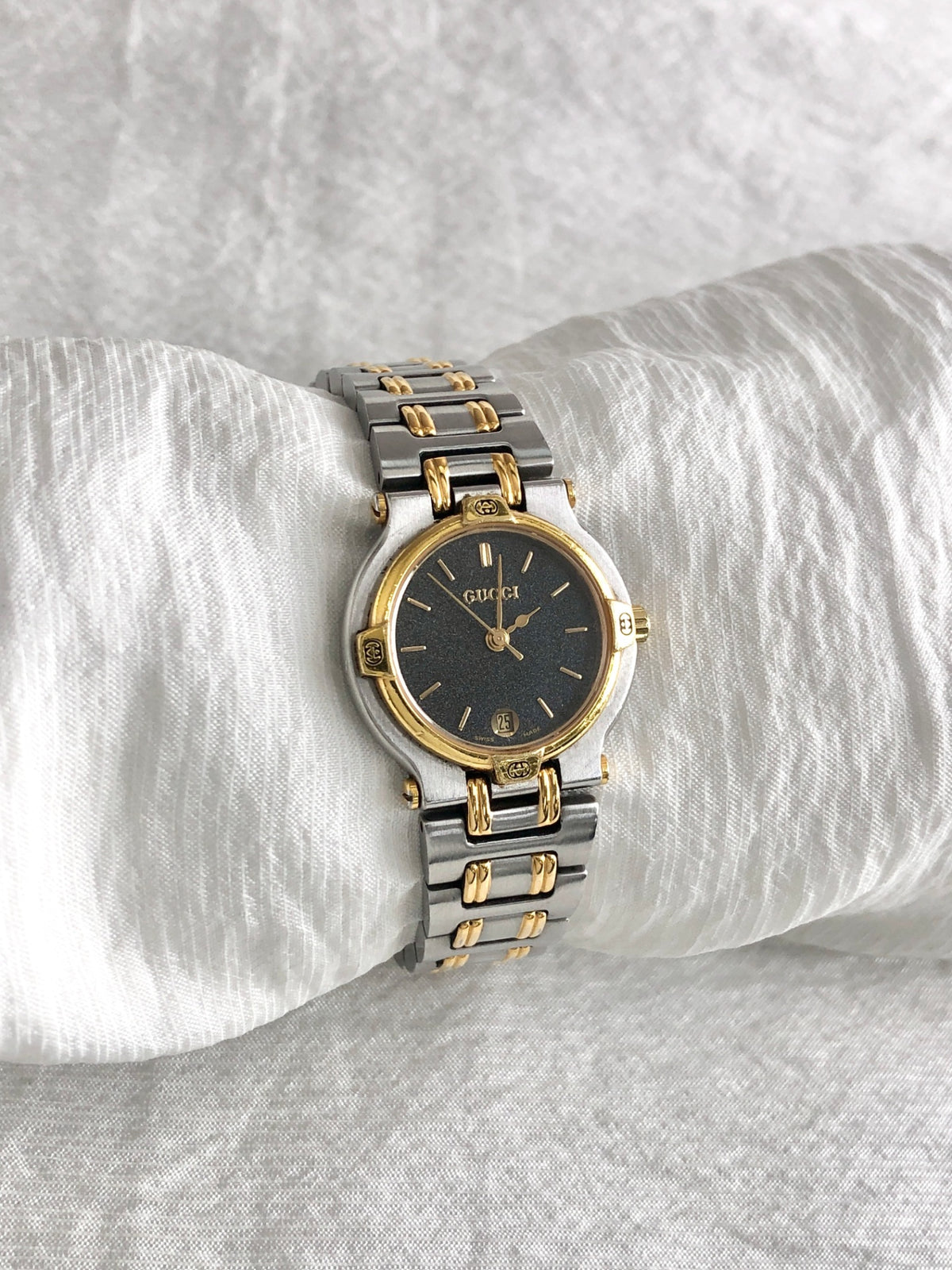 GUCCI Logo Watch Gold×Silver 9000L Vintage r37ids