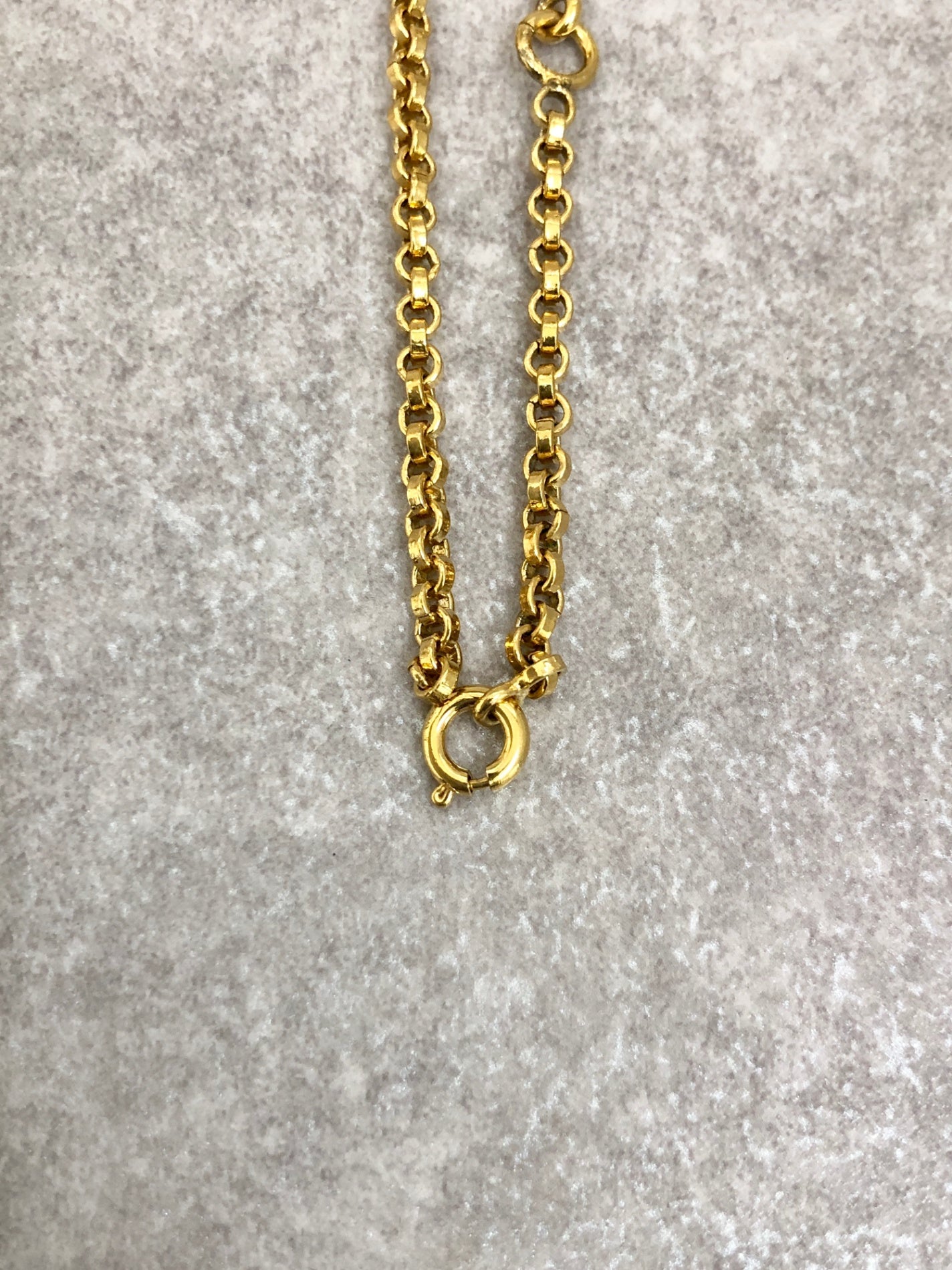 CELINE Blason Twist Necklace Gold Vintage fv36vi