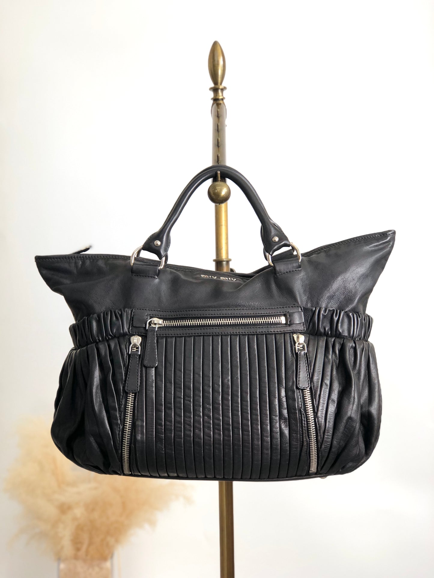 miumiu Front Zipper Handbag Totebag Black Vintage fx4ann