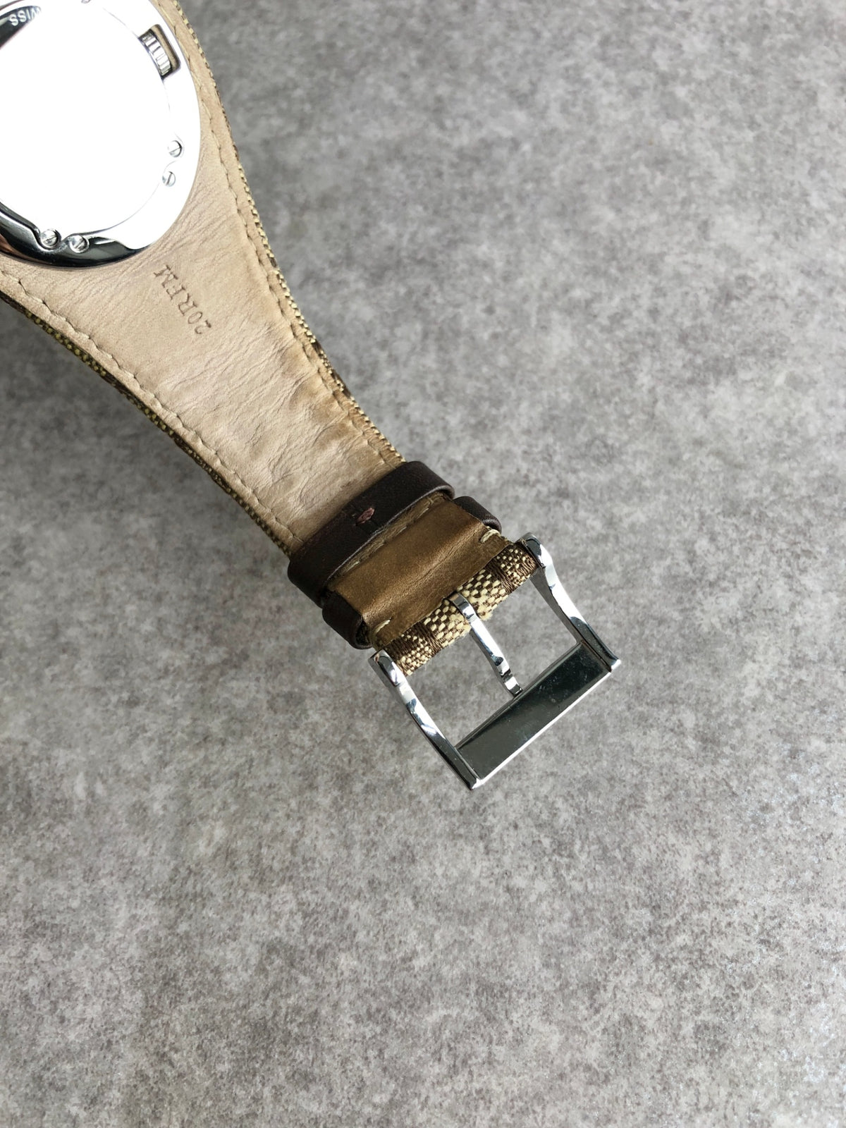 GUCCI GG Canvas Logo Quartz Watch Brown Vintage nehfxw