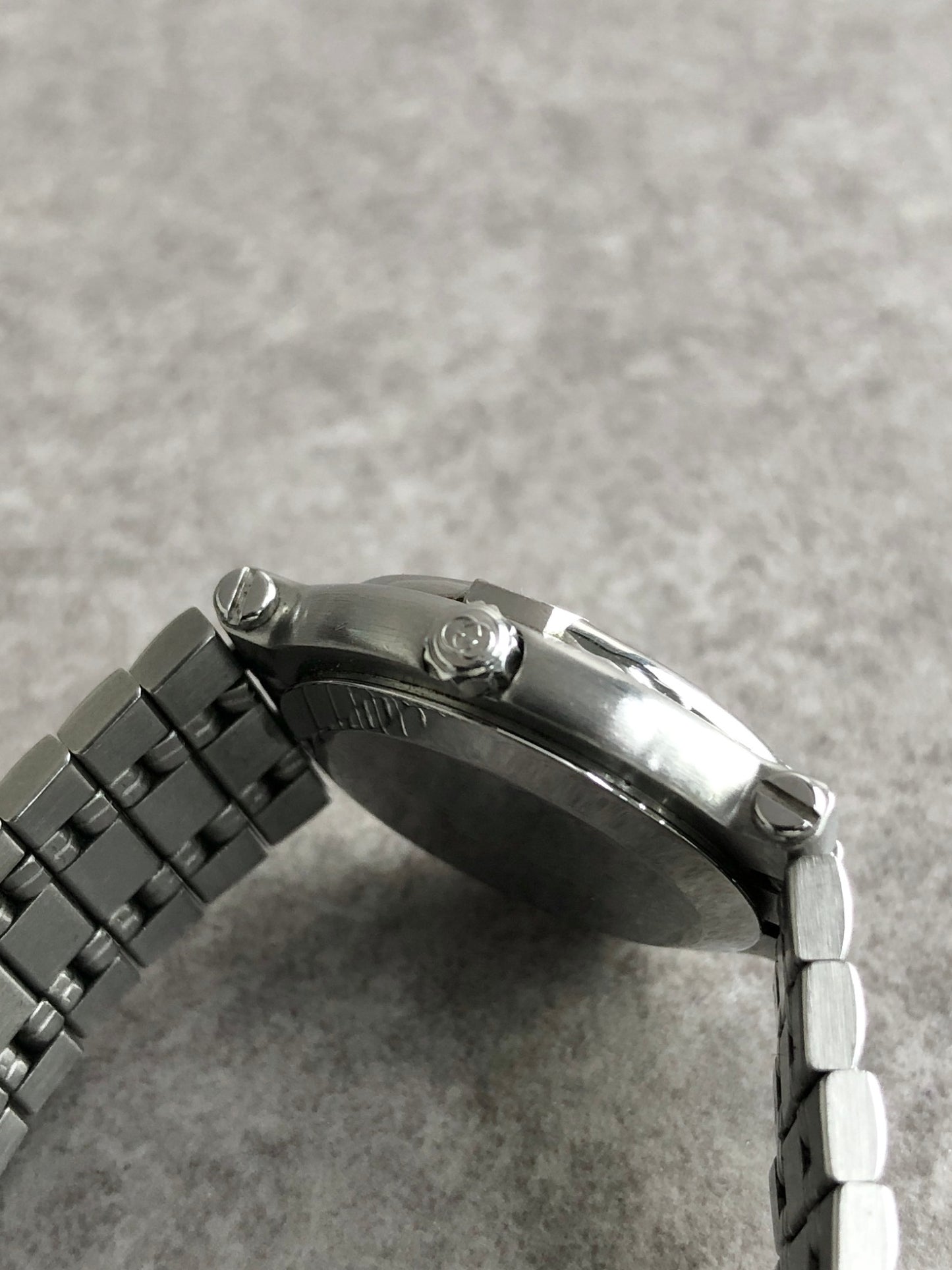GUCCI Logo Watch Silver 9100L Vintage g8dhxw