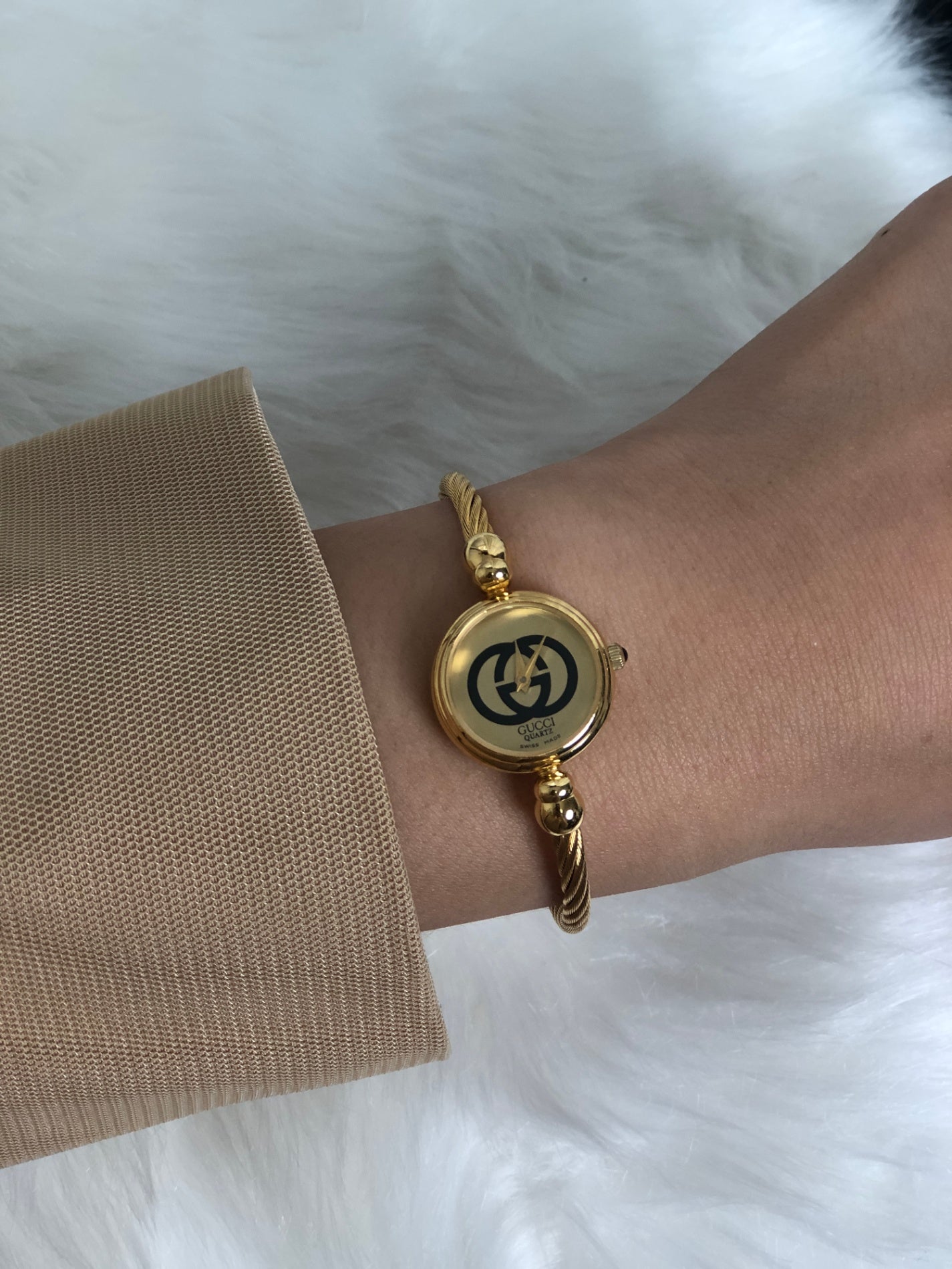 GUCCI GG Motif Bangle Watch Gold 2047L Vintage v5yfg7