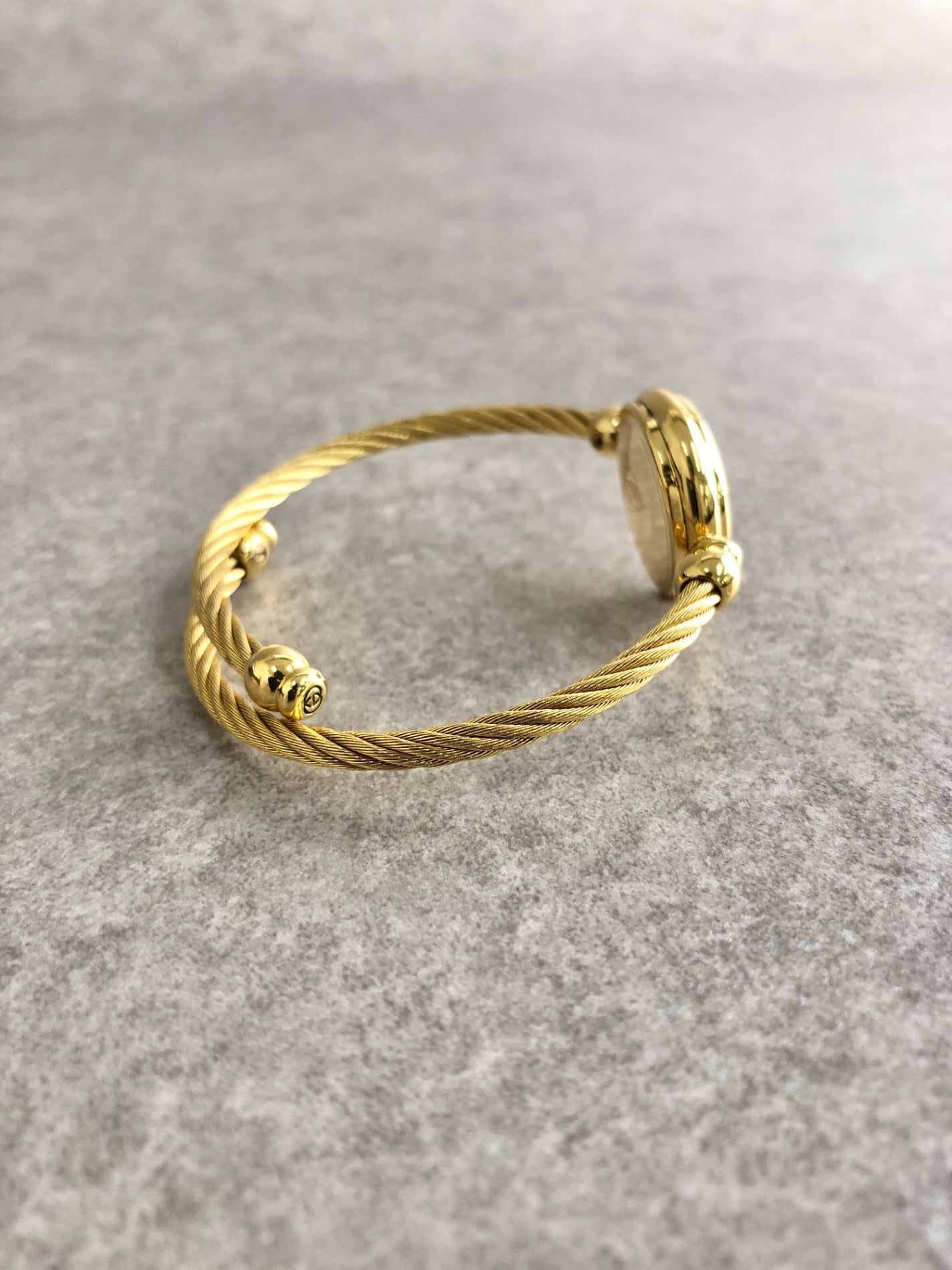 GUCCI Logo Bangle Watch Gold Vintage ngrkgb