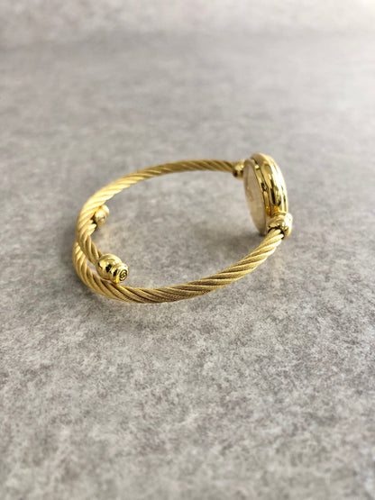 GUCCI Logo Bangle Watch Gold Vintage ngrkgb