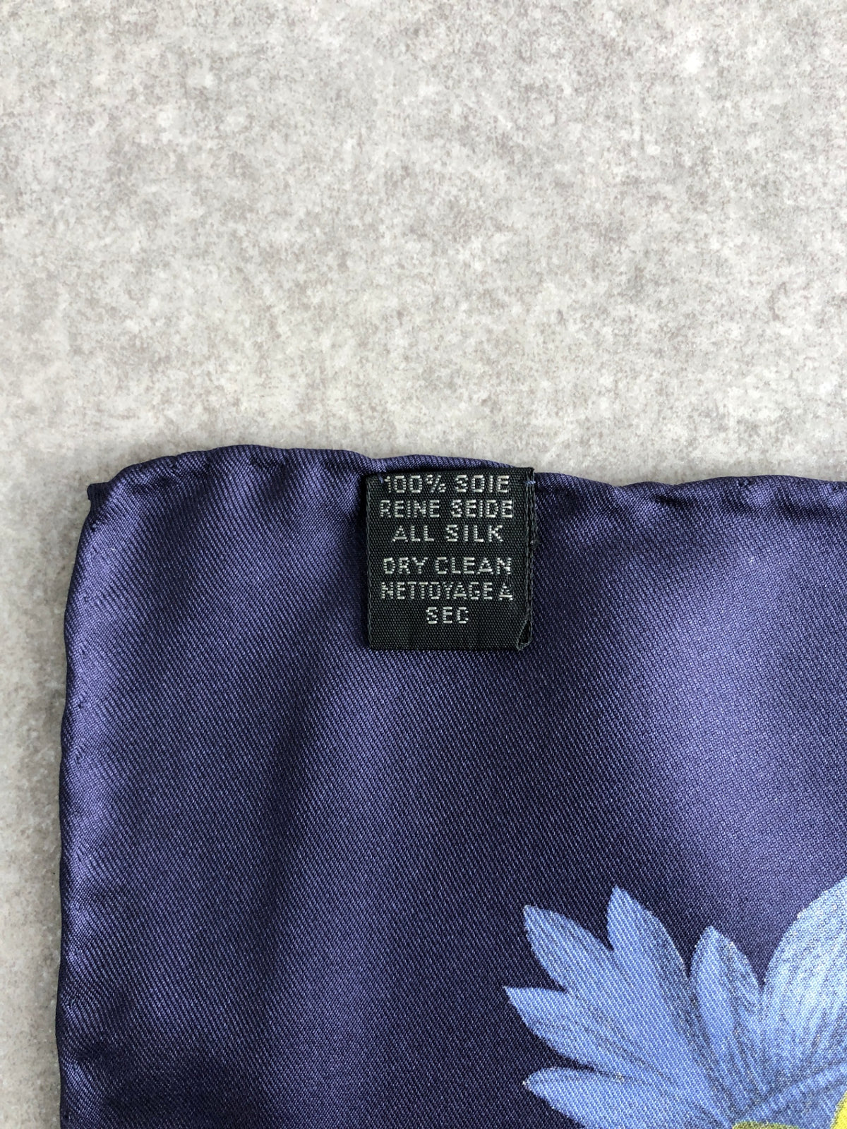 CELINE SILK Scarf Navy Vintage tdh3ey