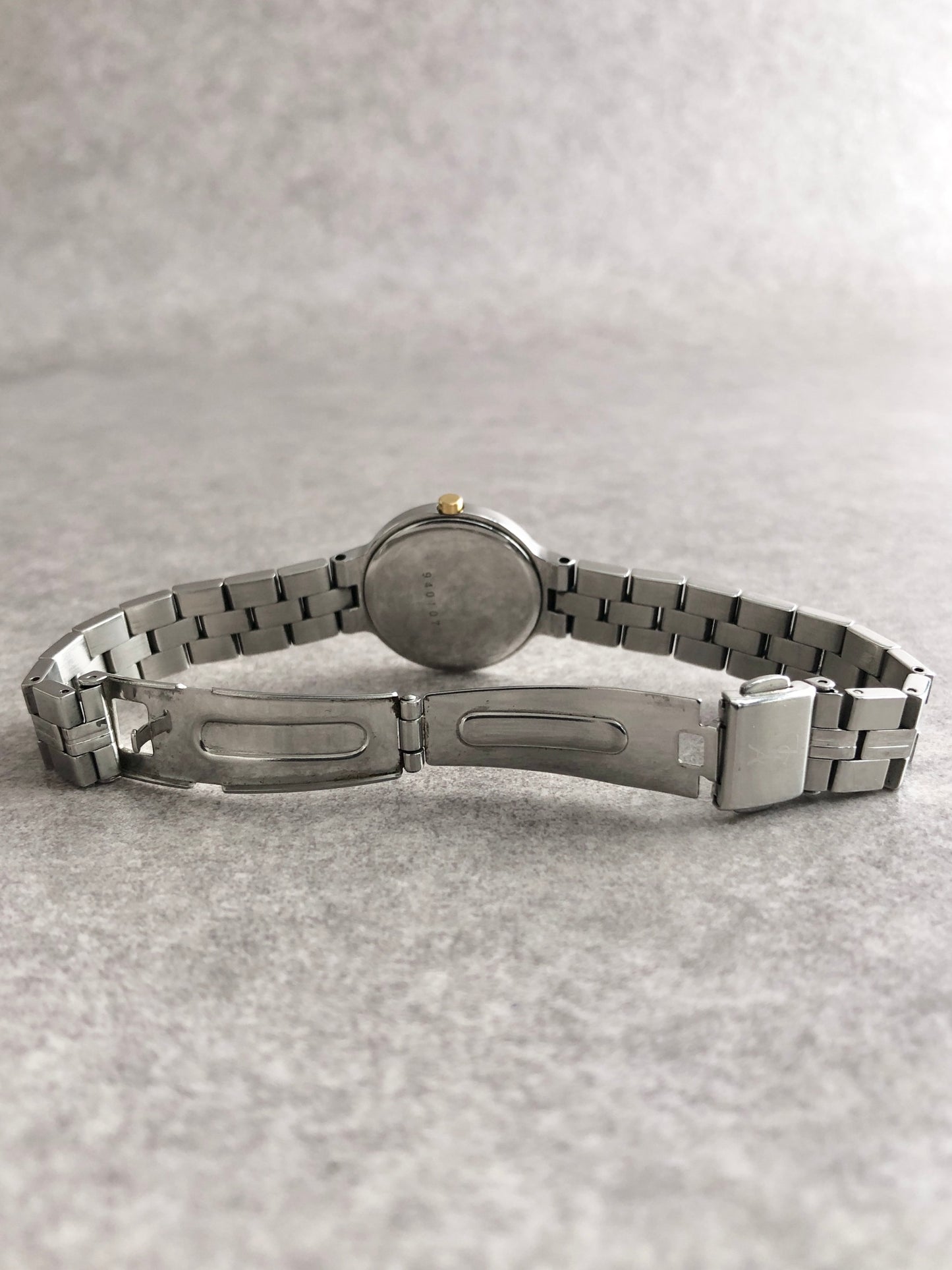 Yves Saint Laurent YSL Logo   Quartz Watch Silver 5421-H13939Y Vintage epnx46